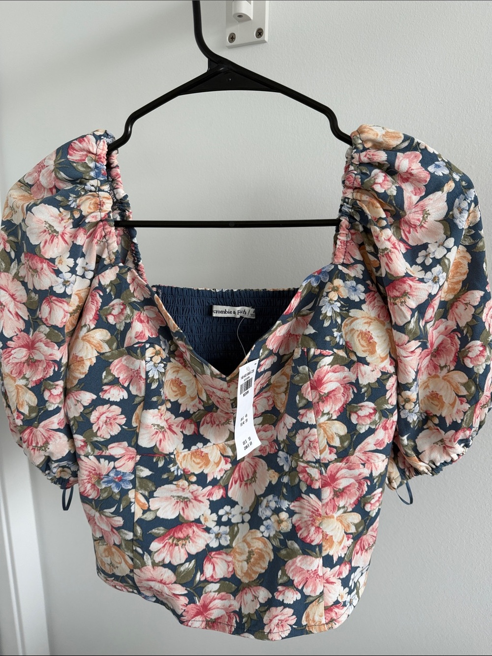 Abercrombie Floral Puff-Sleeve Crop Top - Navy with Pink Floral BNWT